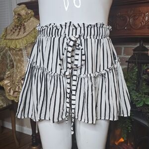 High Waist Ruffle Striped Shorts from Love Culture MED Black&White
